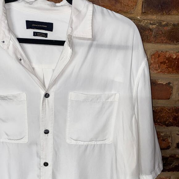 Urban Outfitters White Modal Short Sleeve Button Down Shirt Men's Size Small - Picture 2 of 7